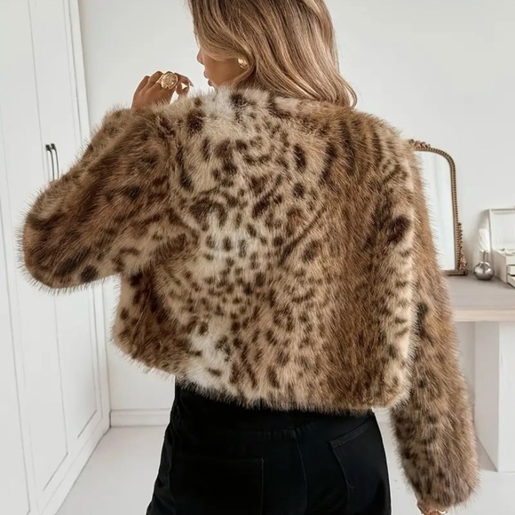 Cropped Faux Fur Leopard-Print Teddy Jacket - Brown - Picture 4 of 6